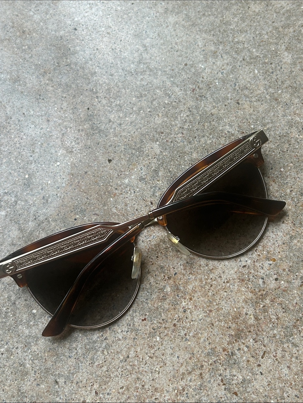 Gucci Tortoiseshell Cat Eye Sunglasses with Dark Lenses - Picture 4 of 5